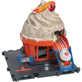 Автотрек Hot Wheels Приключения в магазине мороженого (HKX38)