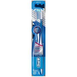 Зубна щітка Oral-B Pro-Expert All-In-One Soft (3014260778194)