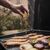 Гриль-барбекю Weber Slate GP 43 см Premium Griddle (1501161), изображение 6 Гриль-барбекю Weber Slate GP 43 см Premium Griddle (1501161), изображение 6