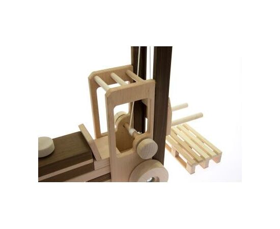 Спецтехника Goki деревянный Автопогрузчик натуральный (55901), изображение 4 Спецтехника Goki деревянный Автопогрузчик натуральный (55901), изображение 4