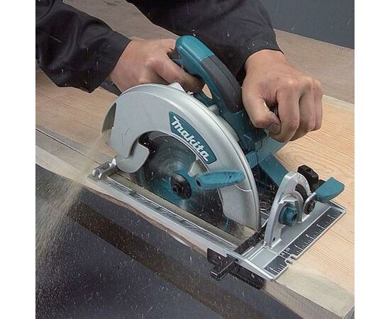 Дисковая пила Makita дисковая ручная, 1200Вт, 190мм (HS7601), изображение 2 Дисковая пила Makita дисковая ручная, 1200Вт, 190мм (HS7601), изображение 2