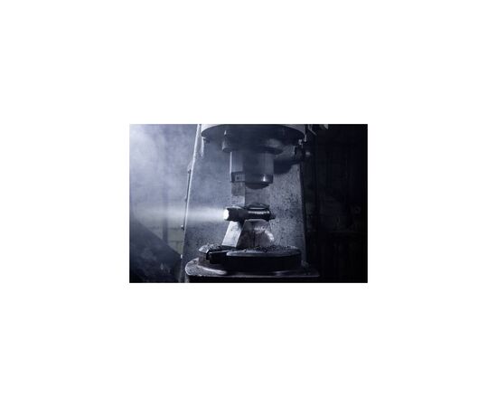 Фонарь Varta Indestructible F30 Pro LED 6хАА (18714101421), изображение 6 Фонарь Varta Indestructible F30 Pro LED 6хАА (18714101421), изображение 6