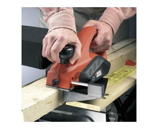 Электрорубанок Black&Decker KW712KA-QS (KW712KA), изображение 3 Электрорубанок Black&Decker KW712KA-QS (KW712KA), изображение 3
