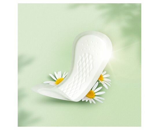 Ежедневные прокладки Naturella Camomile Normal 44 шт. (8006540100769), изображение 4 Ежедневные прокладки Naturella Camomile Normal 44 шт. (8006540100769), изображение 4