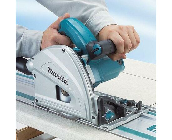 Дисковая пила Makita SP 6000J погружная, 165 мм 1300 Вт, 4,4 кг, Makpac кейс (SP6000J), изображение 3 Дисковая пила Makita SP 6000J погружная, 165 мм 1300 Вт, 4,4 кг, Makpac кейс (SP6000J), изображение 3
