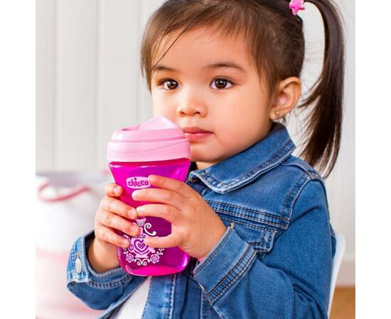 Поильник-непроливайка Chicco Easy Cup от 12 месяцев 266 мл Розовый (06961.10.03), изображение 3 Поильник-непроливайка Chicco Easy Cup от 12 месяцев 266 мл Розовый (06961.10.03), изображение 3
