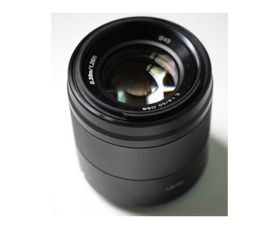 Объектив Sony 50mm f/1.8 Black for NEX (SEL50F18B.AE), изображение 5 Объектив Sony 50mm f/1.8 Black for NEX (SEL50F18B.AE), изображение 5