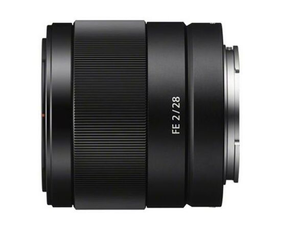 Объектив Sony 28mm f/2.0 для камер NEX FF (SEL28F20.SYX), изображение 2 Объектив Sony 28mm f/2.0 для камер NEX FF (SEL28F20.SYX), изображение 2