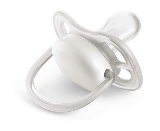 Пустышка Philips AVENT Ultra Air с декором 6-18 мес, 2 шт для девочек (SCF343/22), изображение 5 Пустышка Philips AVENT Ultra Air с декором 6-18 мес, 2 шт для девочек (SCF343/22), изображение 5