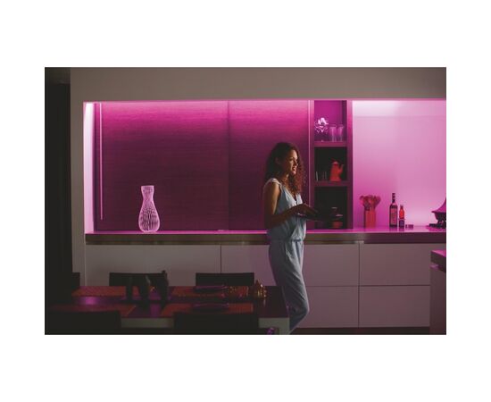 Светодиодная лента Philips Hue Plus, Color, BT, DIM, 2м (929002269110), изображение 2 Светодиодная лента Philips Hue Plus, Color, BT, DIM, 2м (929002269110), изображение 2