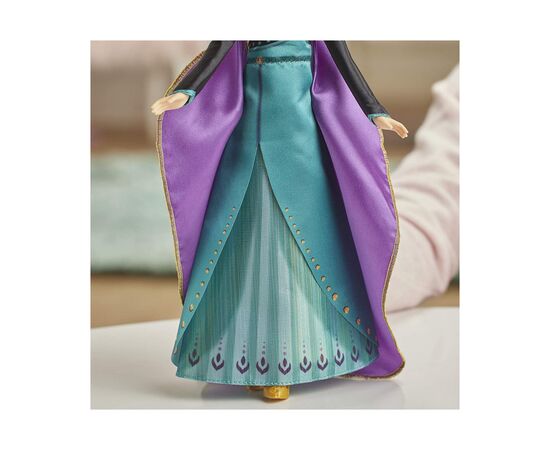 Кукла Hasbro Disney Frozen 2 Музыкальное путешествие Анны 35 см (6283951), изображение 6 Кукла Hasbro Disney Frozen 2 Музыкальное путешествие Анны 35 см (6283951), изображение 6