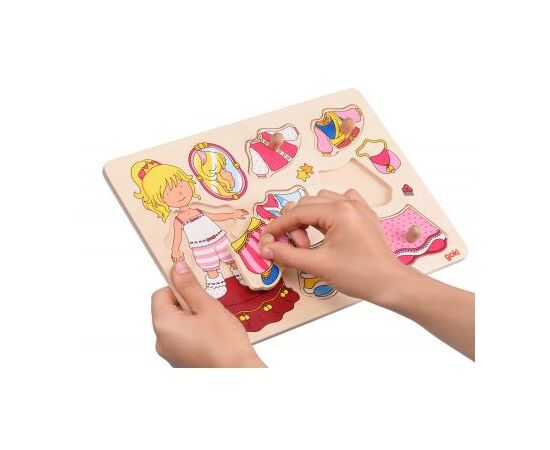 Развивающая игрушка Goki Одень принцессу (57814G), изображение 3 Развивающая игрушка Goki Одень принцессу (57814G), изображение 3