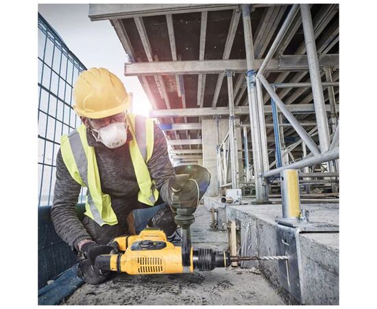 Отбойный молоток DeWALT SDS-MAX, 1050 Bт, 7.1 Дж, 3150 уд/мин, 5.6 кг, кейс (D25810K), изображение 5 Отбойный молоток DeWALT SDS-MAX, 1050 Bт, 7.1 Дж, 3150 уд/мин, 5.6 кг, кейс (D25810K), изображение 5