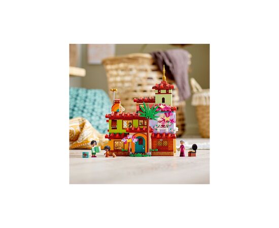 Конструктор LEGO Disney Princess Дом семьи Мадригал 587 деталей (43202), изображение 5 Конструктор LEGO Disney Princess Дом семьи Мадригал 587 деталей (43202), изображение 5