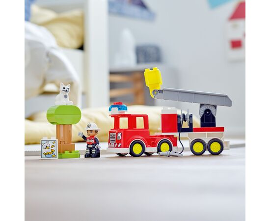 Конструктор LEGO DUPLO Town Пожежна машина 21 деталь (10969), зображення 4 Конструктор LEGO DUPLO Town Пожежна машина 21 деталь (10969), зображення 4