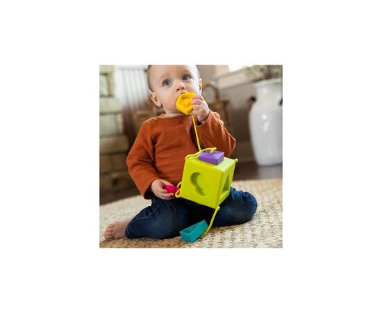 Развивающая игрушка Fat Brain Toys Сортер-прорезыватель тактильный OombeeCube (F120ML), изображение 6 Развивающая игрушка Fat Brain Toys Сортер-прорезыватель тактильный OombeeCube (F120ML), изображение 6