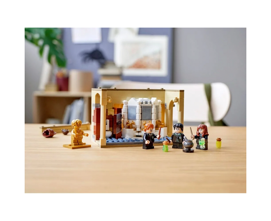 Конструктор LEGO Harry Potter Гоґвортс: помилка з оборотним зіллям 217 детале (76386), зображення 2 Конструктор LEGO Harry Potter Гоґвортс: помилка з оборотним зіллям 217 детале (76386), зображення 2