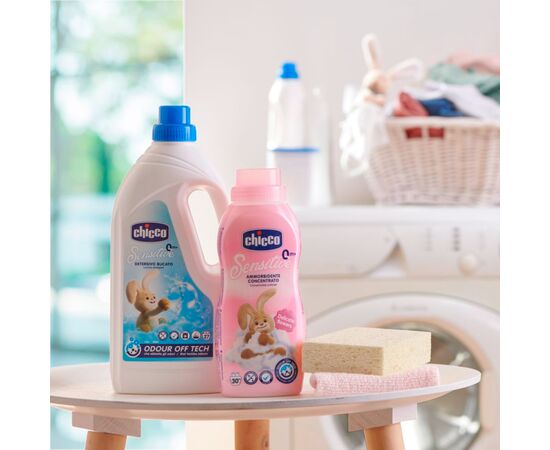 Кондиционер для белья Chicco Sensitive Delicate Flowers смягчитель тканей 750 мл (8058664122462), изображение 6 Кондиционер для белья Chicco Sensitive Delicate Flowers смягчитель тканей 750 мл (8058664122462), изображение 6