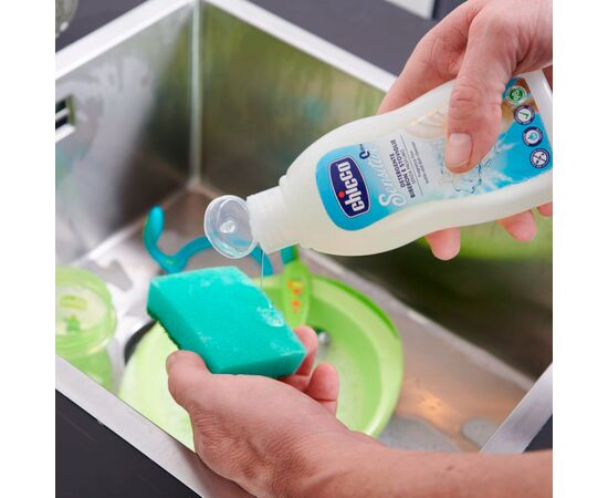 Средство для ручного мытья посуды Chicco для детской посуды 300 мл (8058664095186), изображение 2 Средство для ручного мытья посуды Chicco для детской посуды 300 мл (8058664095186), изображение 2