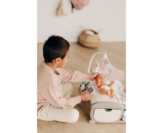 Игровой набор Smoby Toys Baby Nurse Детская комната со звуковыми эффектами, с пупсом и аксессуарами (220375), изображение 7 Игровой набор Smoby Toys Baby Nurse Детская комната со звуковыми эффектами, с пупсом и аксессуарами (220375), изображение 7