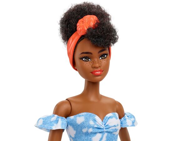 Кукла Barbie Модница в платье под джинс (HBV17), изображение 3 Кукла Barbie Модница в платье под джинс (HBV17), изображение 3