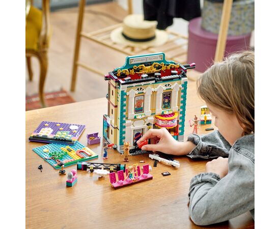 Конструктор LEGO Friends Театральная школа Андреа 1154 деталей (41714), изображение 4 Конструктор LEGO Friends Театральная школа Андреа 1154 деталей (41714), изображение 4