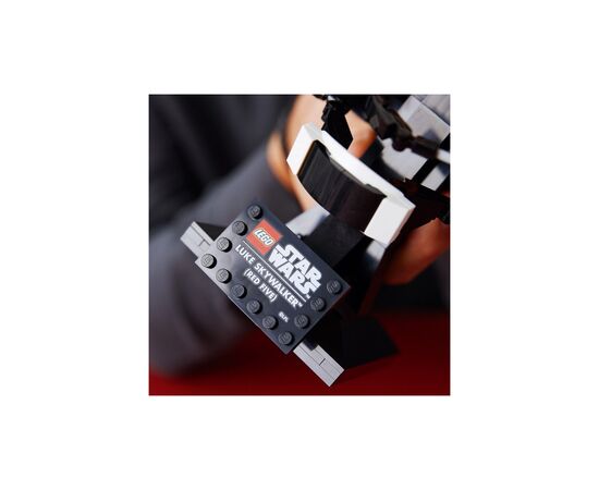 Конструктор LEGO Star Wars Шолом Люка Скайуокера (Червоний-5) 675 деталей (75327), зображення 4