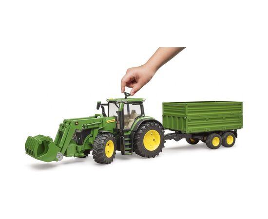 Спецтехника Bruder трактор John Deere 7R 350 с погрузчиком и прицепом (03155), изображение 2 Спецтехника Bruder трактор John Deere 7R 350 с погрузчиком и прицепом (03155), изображение 2