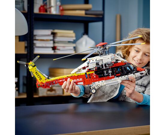 Конструктор LEGO Technic Рятувальний гелікоптер Airbus H175 2001 деталь (42145), зображення 3 Конструктор LEGO Technic Рятувальний гелікоптер Airbus H175 2001 деталь (42145), зображення 3