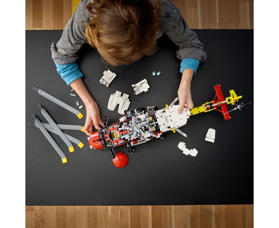 Конструктор LEGO Technic Рятувальний гелікоптер Airbus H175 2001 деталь (42145), зображення 4 Конструктор LEGO Technic Рятувальний гелікоптер Airbus H175 2001 деталь (42145), зображення 4