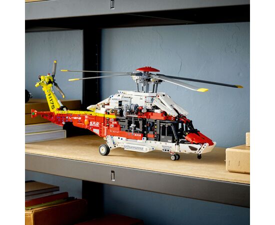 Конструктор LEGO Technic Рятувальний гелікоптер Airbus H175 2001 деталь (42145), зображення 5 Конструктор LEGO Technic Рятувальний гелікоптер Airbus H175 2001 деталь (42145), зображення 5