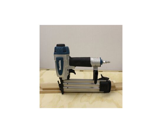 Степлер будівельний Makita пневматичний AT1150A (AT1150A), зображення 4 Степлер будівельний Makita пневматичний AT1150A (AT1150A), зображення 4