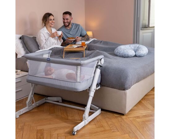 Кроватка Chicco Next2Me Pop Up Светло-серая (79299.72), изображение 2 Кроватка Chicco Next2Me Pop Up Светло-серая (79299.72), изображение 2