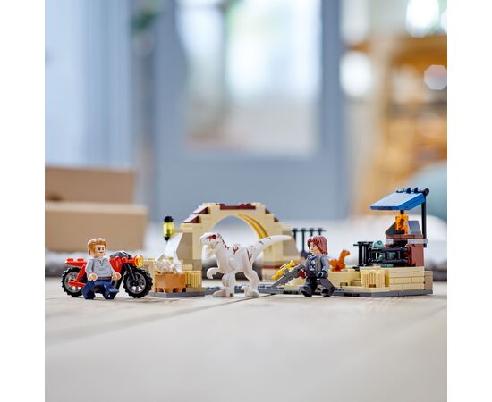 Конструктор LEGO Jurassic World Преследование атроцираптора на мотоцикле 169 деталей (76945), изображение 5 Конструктор LEGO Jurassic World Преследование атроцираптора на мотоцикле 169 деталей (76945), изображение 5