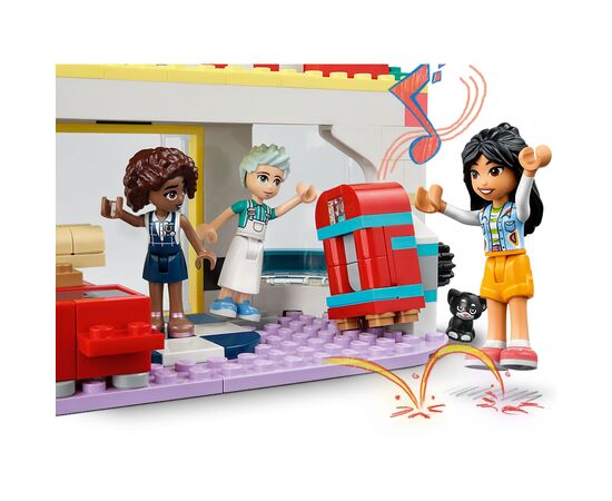 Конструктор LEGO Friends Хартлейк Сити: ресторанчик в центре города 346 деталей (41728), изображение 9 Конструктор LEGO Friends Хартлейк Сити: ресторанчик в центре города 346 деталей (41728), изображение 9