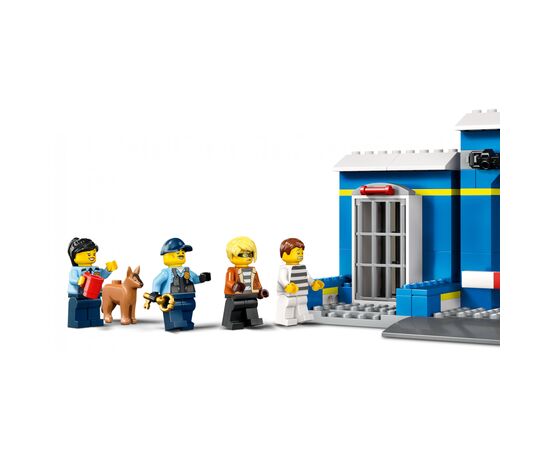 Конструктор LEGO City Переслідування на поліцейській дільниці 172 деталей (60370), зображення 6 Конструктор LEGO City Переслідування на поліцейській дільниці 172 деталей (60370), зображення 6