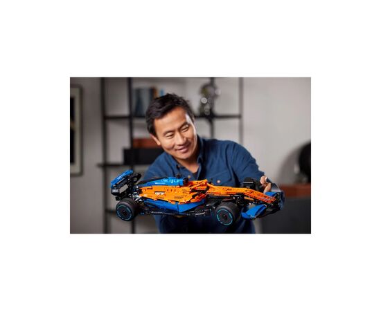 Конструктор LEGO Technic Гоночний автомобіль McLaren Formula 1 (42141), зображення 3 Конструктор LEGO Technic Гоночний автомобіль McLaren Formula 1 (42141), зображення 3
