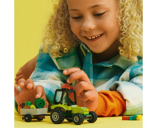 Конструктор LEGO City Трактор в парке 86 деталей (60390-), изображение 3 Конструктор LEGO City Трактор в парке 86 деталей (60390-), изображение 3