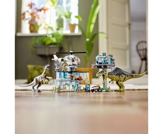 Конструктор LEGO Jurassic World Нападение гиганотозавра и теризинозавра 810 деталей (76949), изображение 4 Конструктор LEGO Jurassic World Нападение гиганотозавра и теризинозавра 810 деталей (76949), изображение 4