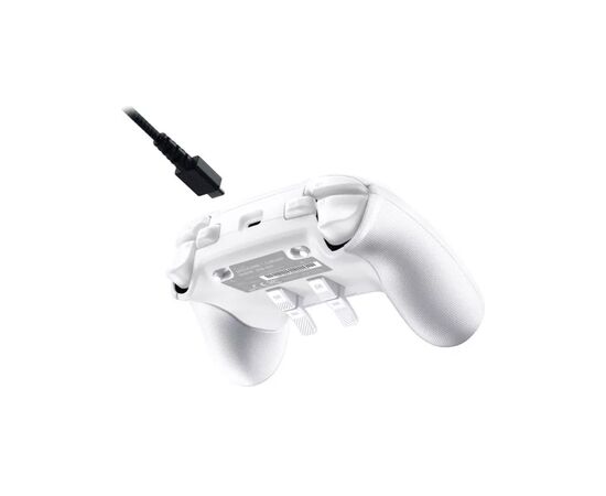 Геймпад Razer Wolverine V2 Chroma White (RZ06-04010200-R3M1), зображення 4 Геймпад Razer Wolverine V2 Chroma White (RZ06-04010200-R3M1), зображення 4