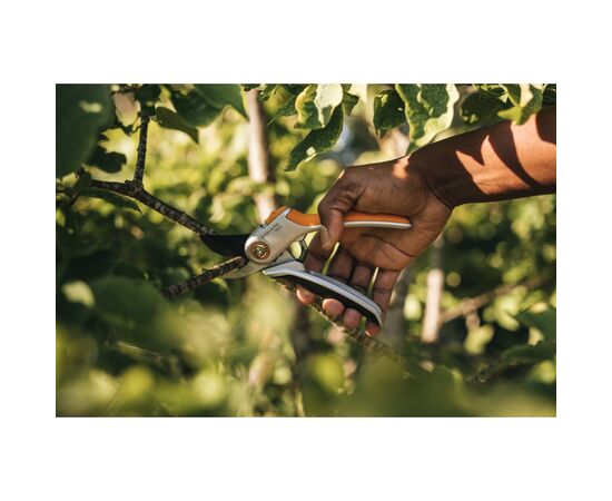 Секатор Fiskars Plus P531, 27.1 см, 269гр (1057168), изображение 2 Секатор Fiskars Plus P531, 27.1 см, 269гр (1057168), изображение 2