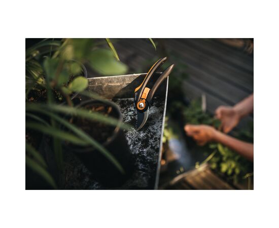 Секатор Fiskars Plus SmartFit P541, 26.5см, 194г (1057169), изображение 4 Секатор Fiskars Plus SmartFit P541, 26.5см, 194г (1057169), изображение 4