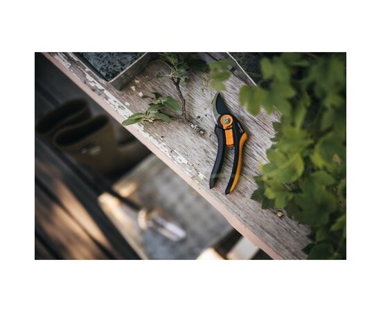 Секатор Fiskars Plus SmartFit P541, 26.5см, 194г (1057169), изображение 5 Секатор Fiskars Plus SmartFit P541, 26.5см, 194г (1057169), изображение 5