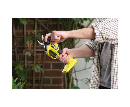 Секатор Ryobi ONE+ RY18SCXA-0 аккумуляторный (без АКБ и ЗУ) (5133005025), изображение 3 Секатор Ryobi ONE+ RY18SCXA-0 аккумуляторный (без АКБ и ЗУ) (5133005025), изображение 3