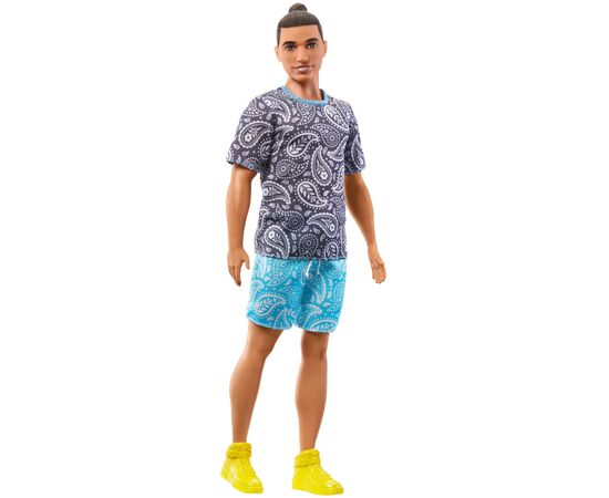 Кукла Barbie Кен Модник в футболке с узором пейсли (HJT09), изображение 3 Кукла Barbie Кен Модник в футболке с узором пейсли (HJT09), изображение 3
