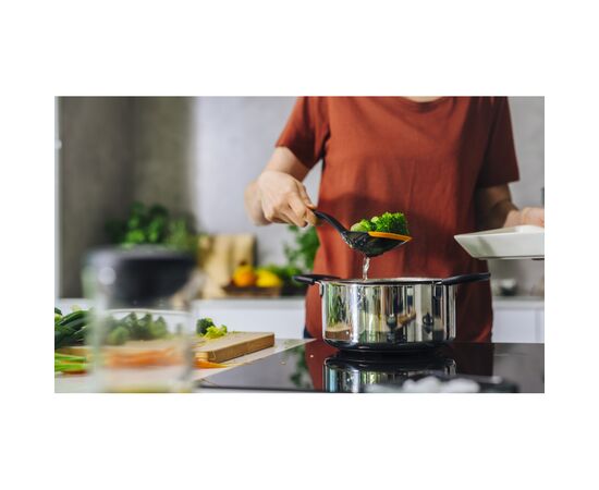 Ложка поварская Fiskars Functional Form Hole (1027302), изображение 7 Ложка поварская Fiskars Functional Form Hole (1027302), изображение 7