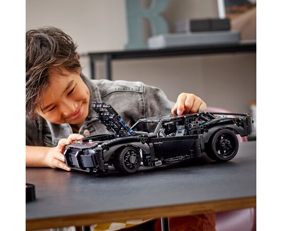 Конструктор LEGO Technic Бэтмен: Бэтмобиль 1360 деталей (42127), изображение 3