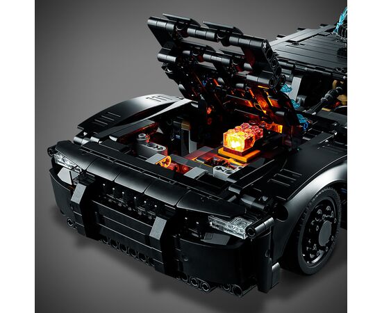 Конструктор LEGO Technic Бэтмен: Бэтмобиль 1360 деталей (42127), изображение 7
