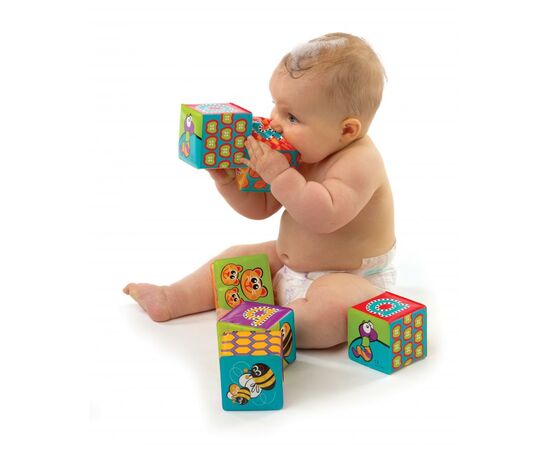 Игрушка для ванной Playgro Кубики для воды Алфавит (25237), изображение 3 Игрушка для ванной Playgro Кубики для воды Алфавит (25237), изображение 3