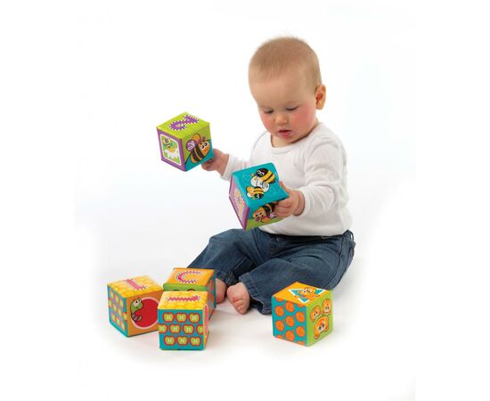Игрушка для ванной Playgro Кубики для воды Алфавит (25237), изображение 4 Игрушка для ванной Playgro Кубики для воды Алфавит (25237), изображение 4